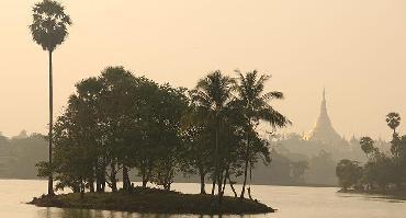 Visiter Lac Kandawgyi