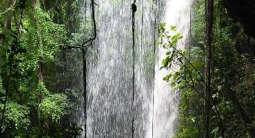 Visiter Chute d’eau de Cha Ong