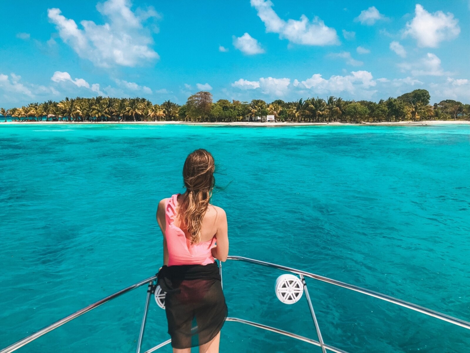 ©Shutterstock - ROEming Belize Travel