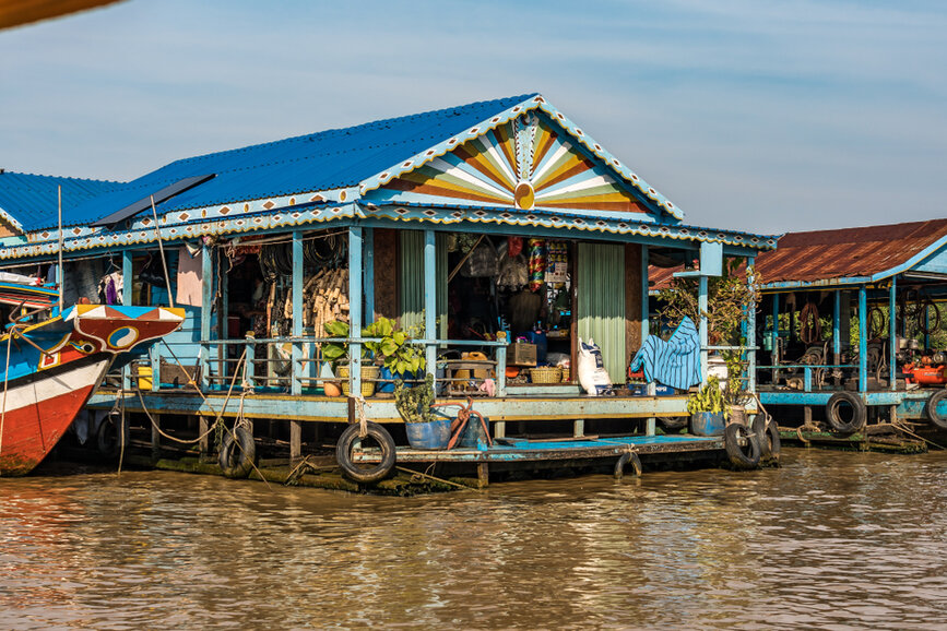 © Shutterstock - RudiErnst Village Tonle Sap