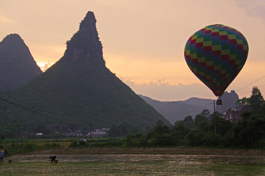 © Shutterstock - AAR Studio Survol de Yangshuo