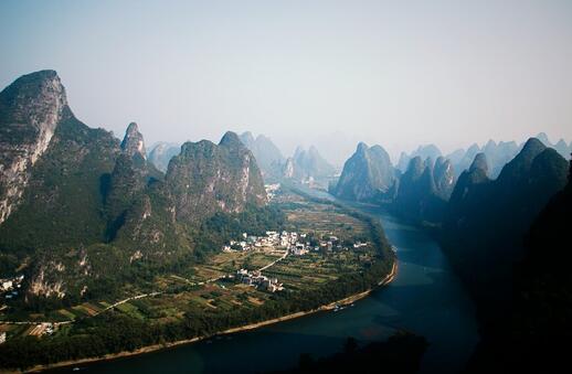 © Unsplash -  Daniel Höhe Yangshuo