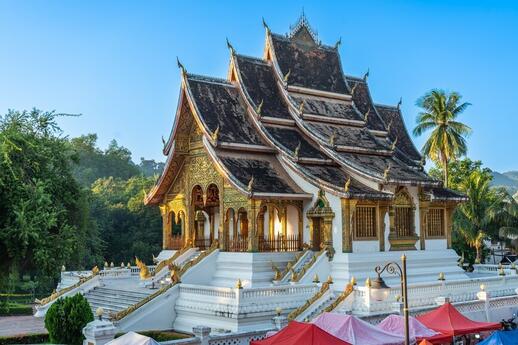 © Shutterstock - YuRi Photolife Temple Bouddhiste
