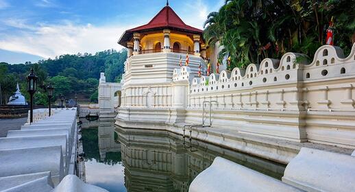 © IStock - yotrak Temple de la Dent à Kandy
