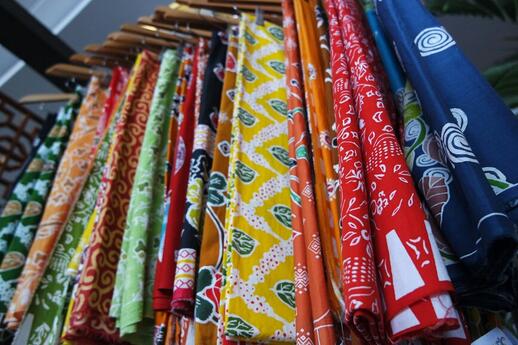 © Unsplash -  Iniizah Fabrique de batiks