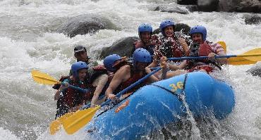 Visiter Rafting Rio Toro (7h)