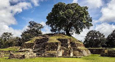 Visiter Site archéologique d'Iximche