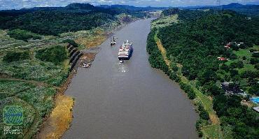 Visiter Survol du canal en hélicoptère