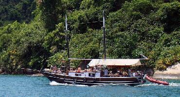 Visiter Tour des îles en bateau