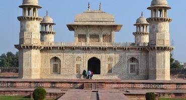 Visiter Balade au delà du Taj Mahal